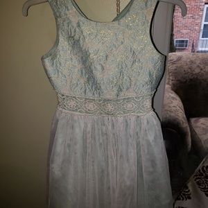 Little girl's dress
